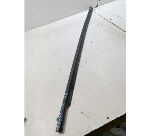 Уплотнитель стекла правой сдвижной двери