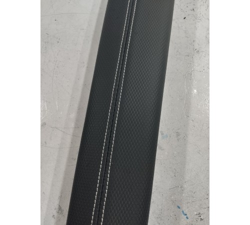 Накладка торпедо правая