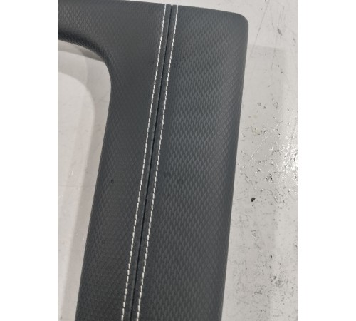 Накладка торпедо правая