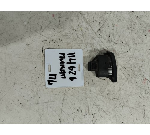 Кнопка блокировки центрального замка передняя левая