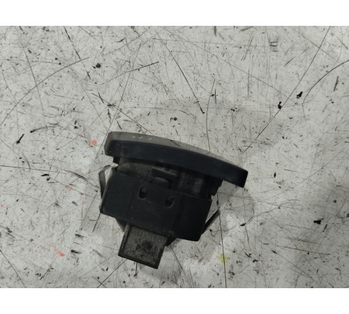 Кнопка блокировки центрального замка передняя левая