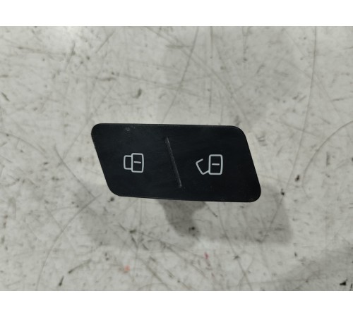 Кнопка блокировки центрального замка передняя левая