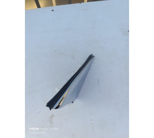 Уголок двери передний правый