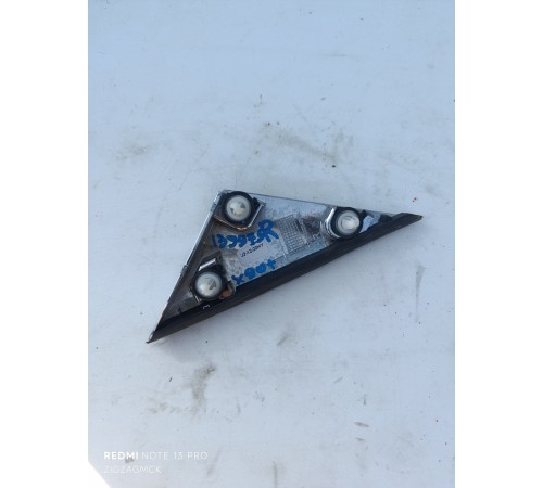 Уголок двери передний правый