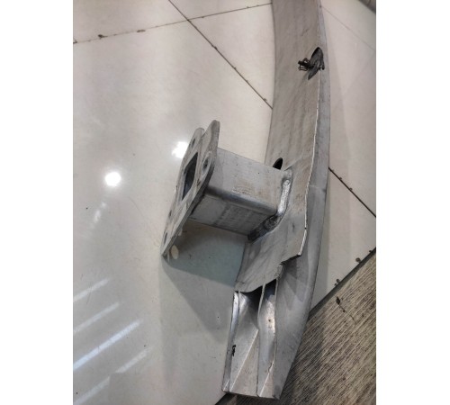 Усилитель заднего бампера