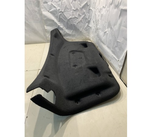 Обшивка крышки багажника