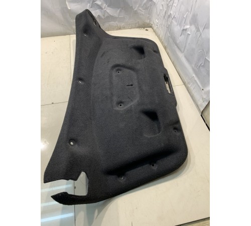 Обшивка крышки багажника