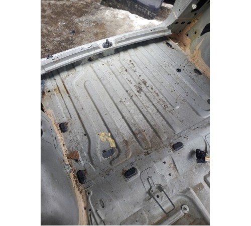 Пол багажника