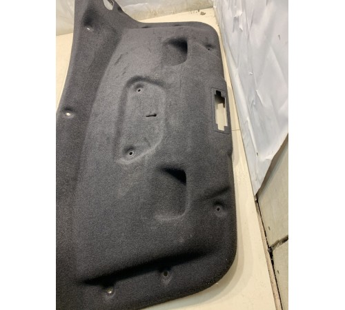 Обшивка крышки багажника