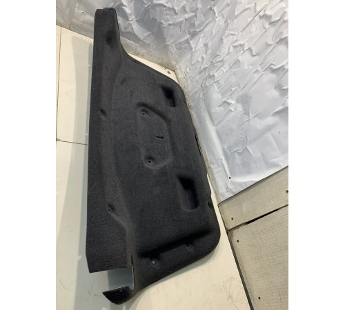 Обшивка крышки багажника