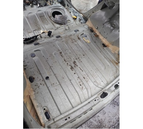 Пол багажника