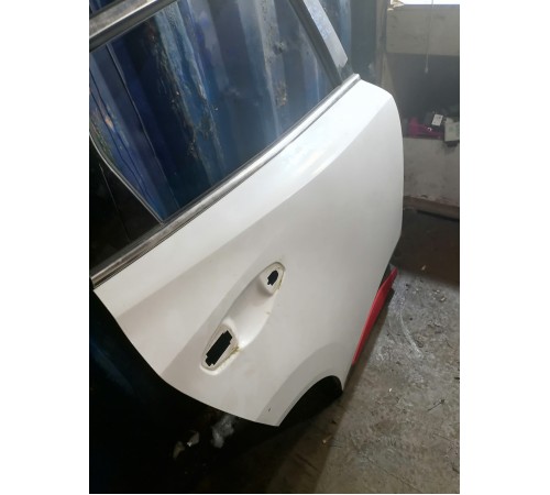 Дверь задняя правая