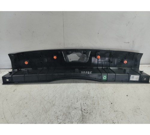 Обшивка панели багажника