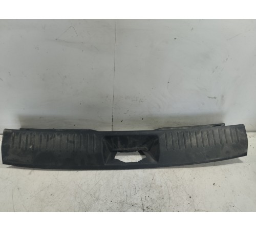 Обшивка панели багажника