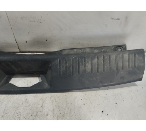 Обшивка панели багажника