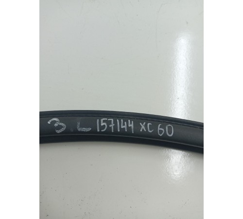 Уплотнитель двери задний левый