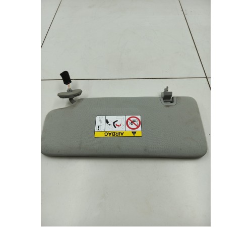 Козырек солнцезащитный правый