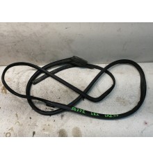 Уплотнитель кузова правый над дверьми правый