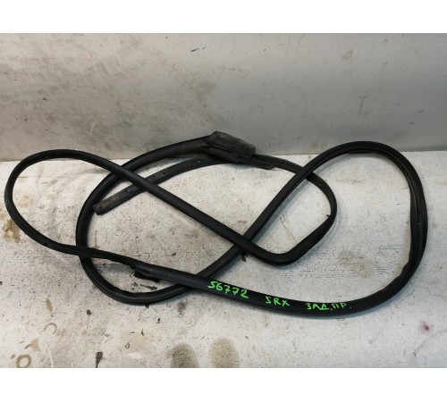 Уплотнитель кузова правый над дверьми правый