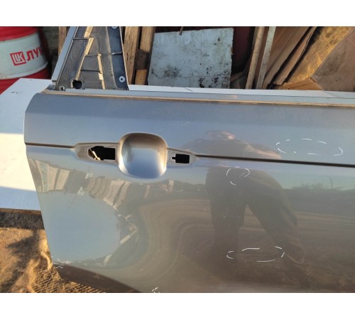 Дверь (задняя правая)