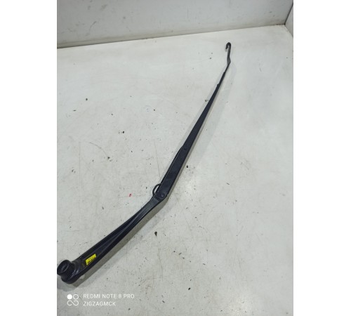 Поводок стеклоочистителя(правый)