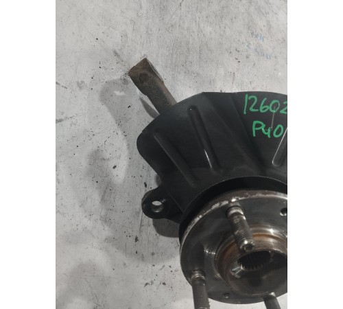 Кулак поворотный передний левый