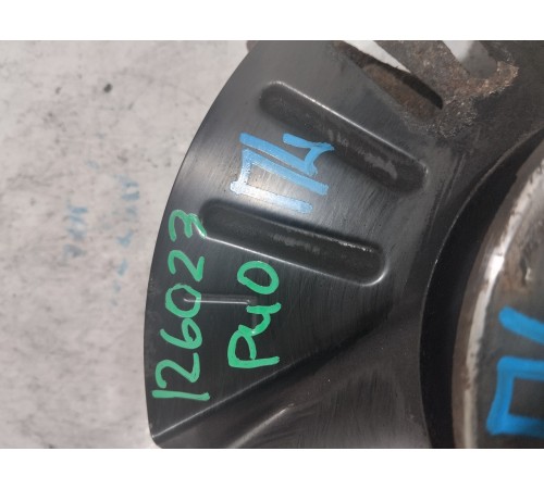 Кулак поворотный передний левый