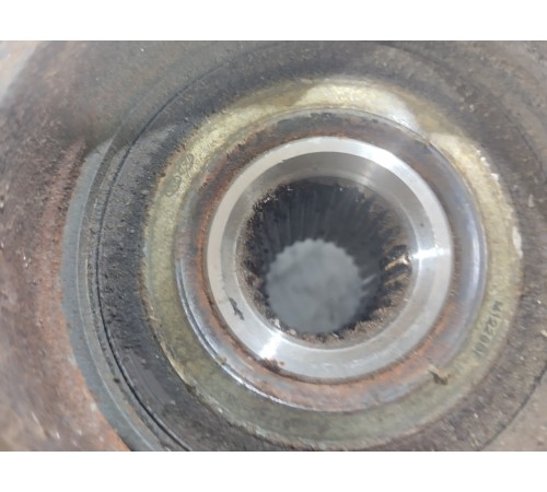 Кулак поворотный передний левый