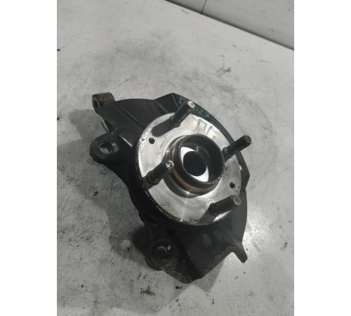 Кулак поворотный передний левый