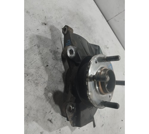 Кулак поворотный передний левый