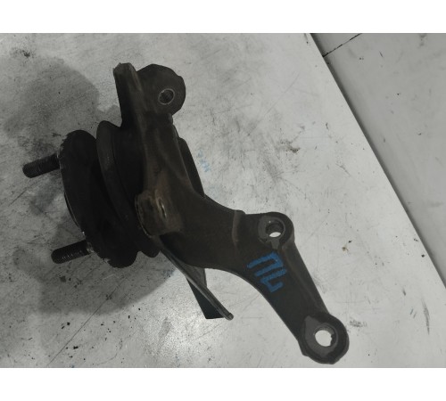 Кулак поворотный передний левый