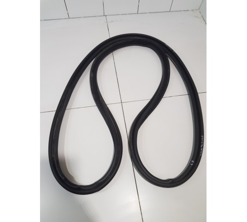 Уплотнитель крышки багажника