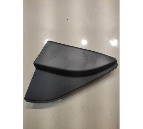 Уголок зеркала внутренний передний левый