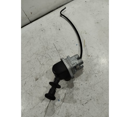 Кран ручного тормоза на панели рычажковый