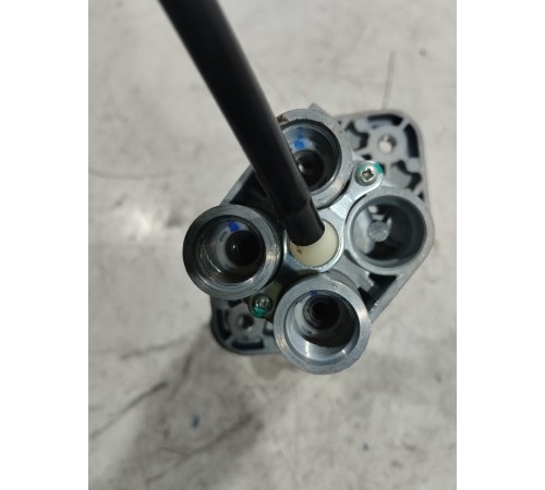 Кран ручного тормоза на панели рычажковый