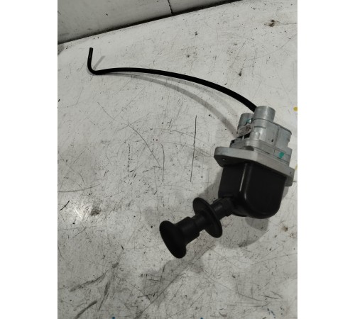 Кран ручного тормоза на панели рычажковый