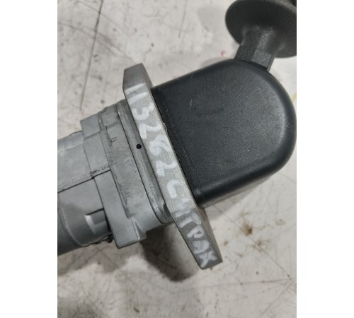 Кран ручного тормоза на панели рычажковый