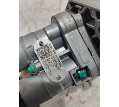 Кран ручного тормоза на панели рычажковый