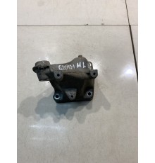 Кронштейн двигателя (левый)