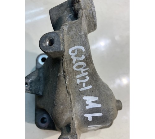 Кронштейн двигателя (левый)