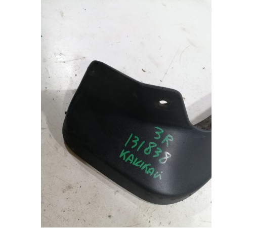 Брызговик задний правый