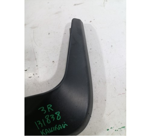 Брызговик задний правый