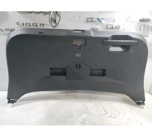 Обшивка крышки двери багажника