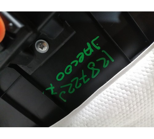 Обшивка крышки двери багажника