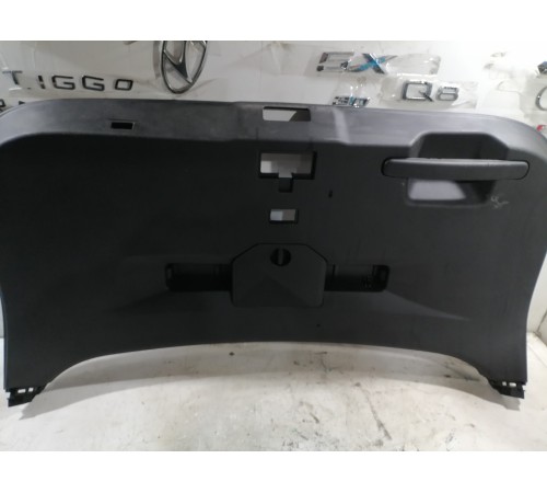 Обшивка крышки двери багажника