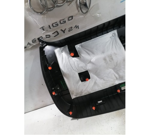 Обшивка крышки двери багажника