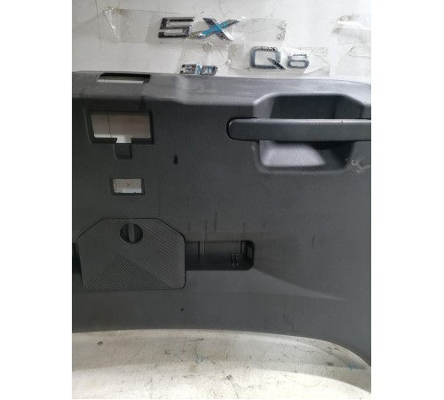 Обшивка крышки двери багажника