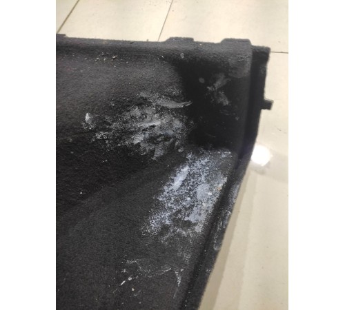 Боковая облицовка багажника(левая)