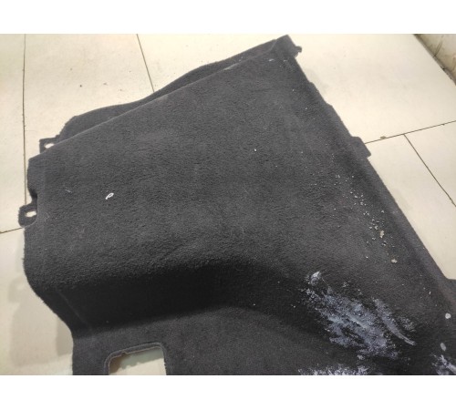 Боковая облицовка багажника(левая)