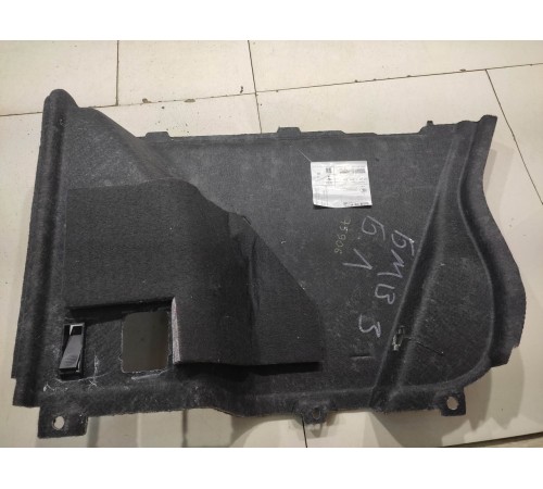 Боковая облицовка багажника(левая)